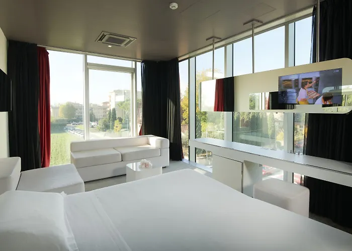 Hotel San Ranieri 4*